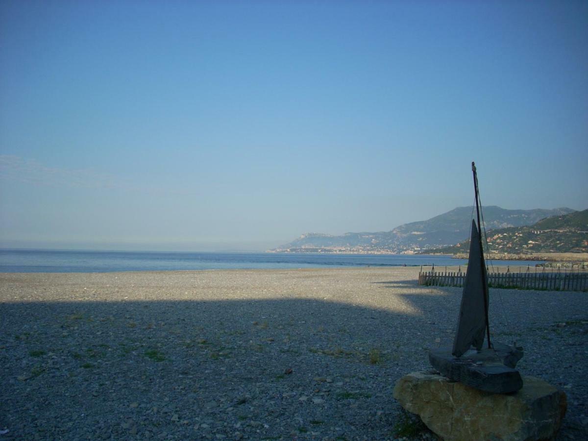 Appartamento Al Mare Di فنتيميليا المظهر الخارجي الصورة